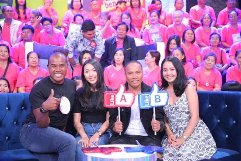 “ไมค์ ภิรมย์พร” เจอเซอร์ไพร์สเจอฝาแฝด “รัศมีแข” โคลนนิ่ง!lสุดเป๊ะ! พร้อมเผยตัวสาวสุดรักใน “กิ๊กดู๋ สงครามเพลงเงินล้าน”