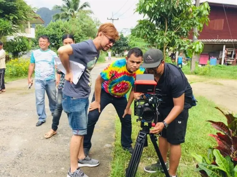 สมกับที่ห่างหายจากการออกผลงานเพลงเดี่ยวไป...