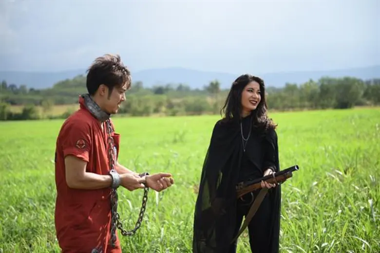 เบื้องหลังมิวสิควิดีโอ เพลง “หนึ่ง-อภิวัฒน์” ถูกล่ามโซ่ในบทนักโทษ เจอฉากโหด! วิ่งหนีม้าขึ้นเขา ในเอ็มวี “Bad Girl”