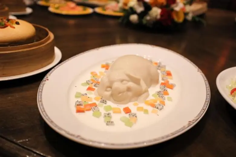 เสริมความเป็นสิริมงคลต้อนรับปีกุนในเทศกาลฉลองตรุษจีน ณ โรงแรมอินเตอร์คอนติเนนตัล กรุงเทพฯ