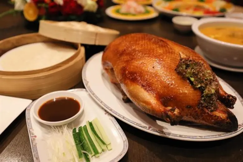 เสริมความเป็นสิริมงคลต้อนรับปีกุนในเทศกาลฉลองตรุษจีน ณ โรงแรมอินเตอร์คอนติเนนตัล กรุงเทพฯ