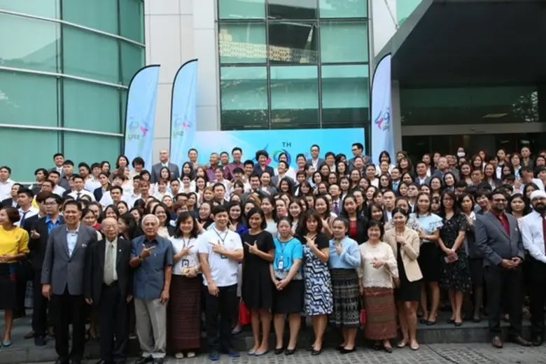 ศรีปทุม ฉลอง 49ปี ยิ่งใหญ่อลังการ! ทำบุญใหญ่ แจกคูปองรับประทานอาหารฟรี	