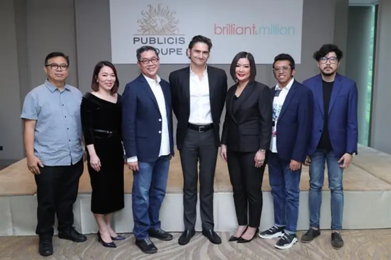 นายสงกรานต์ เศรษฐสมภพ ประธานเจ้าหน้าที่บร...