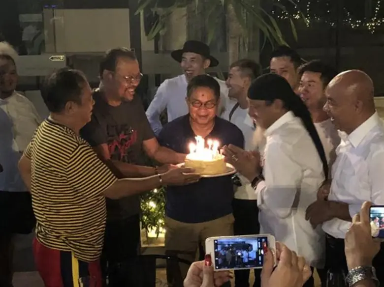 นานทีจะเห็นชาวตลกตระกูล "เชิญยิ้ม" ทั้งรุ...