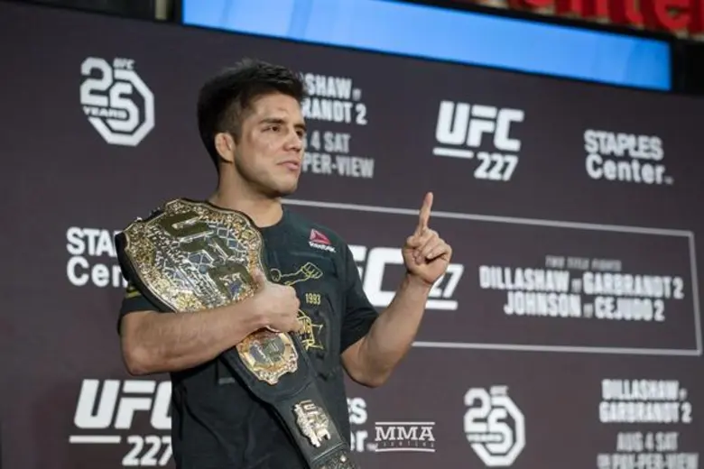 แชมป์ชนแชมป์!! ช่อง8 เปิดศักราชมวยกรง-UFC ด้วยศึกสุดระทึกระดับห้าดาว