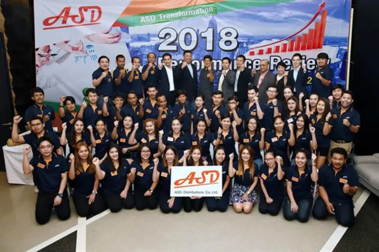 นายสุนทร ทองมี กรรมการผู้จัดการ บริษัท เอ...