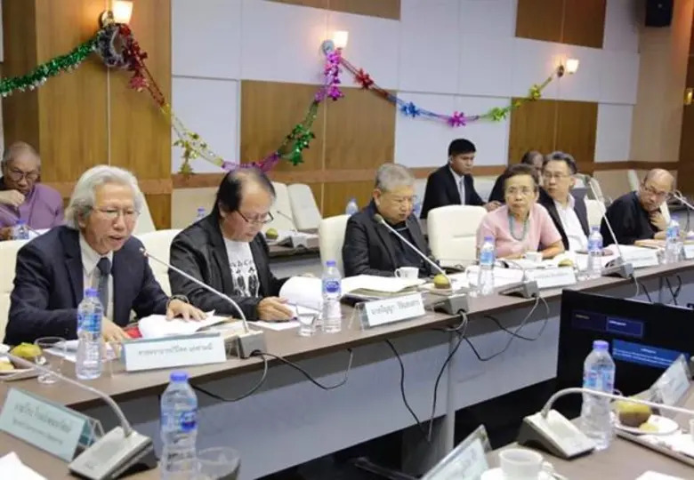 นายวีระ โรจน์พจนรัตน์ รัฐมนตรีว่าการกระทร...