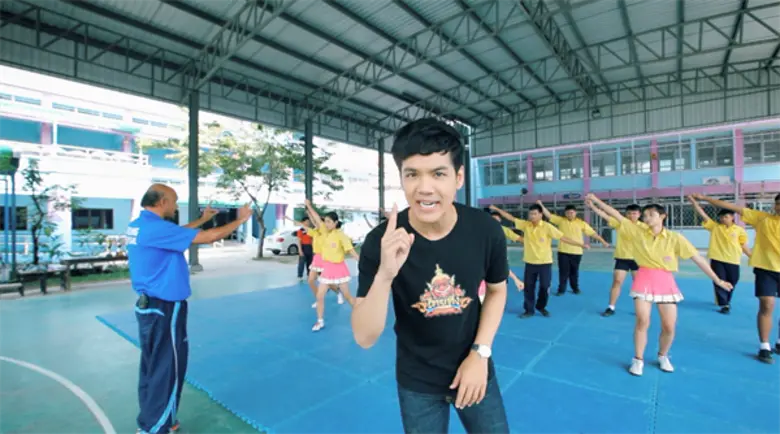 ทีวีไกด์: รายการ "ไทยทึ่ง" “นิกกี้” พาทึ่ง “เชียร์ลีดดิ้งหูหนวก” ดีกรีแชมป์ระดับประเทศ!!!