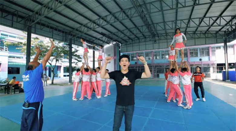 ทีวีไกด์: รายการ "ไทยทึ่ง" “นิกกี้” พาทึ่ง “เชียร์ลีดดิ้งหูหนวก” ดีกรีแชมป์ระดับประเทศ!!!