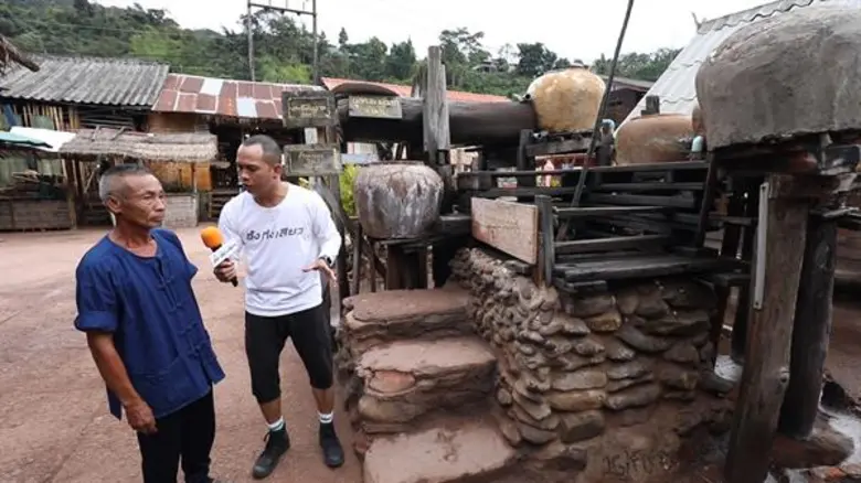 สมจิตรพาไปอึ้งกับตำนานบ่อเกลือ 800 ปี