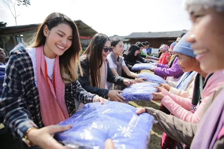 “หนาวนี้แบ่งกันอุ่น” ปีที่ 2 มูลนิธิเวิร์คพอยท์มอบผ้าห่ม เสื้อกันหนาวช่วยชาวบ้าน 5 หมู่บ้านในจ.แม่ฮ่องสอน