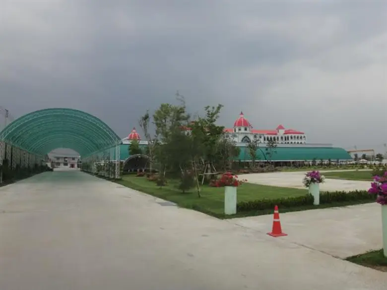 ดร.พัฒน สุวรรณสัมฤทธิ์ สถาปนิกชื่อดัง ด้านรับออกแบบโรงเรียนนานาชาติ พร้อมให้คำปรึกษากับผู้ประกอบการอสังหาริมทรัพย์ ในงาน Designers’ Festival 2019  ณ แซ่บ อินดี้ ประดิษฐ์มนูธรรม 25 วันที่ 23 มกราคม 2562 เวลา 17.30 – 23.00