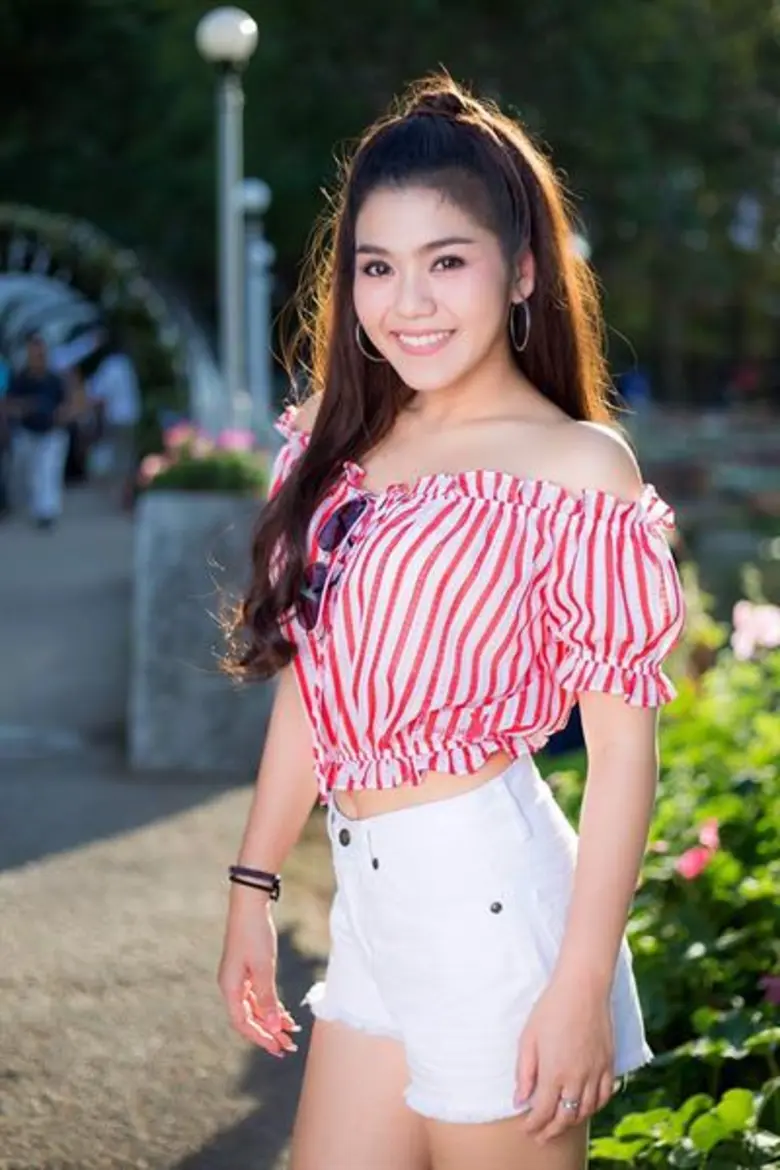 แม้จะเป็นนักร้องลูกทุ่งสาววัยใสอายุเพียง ...