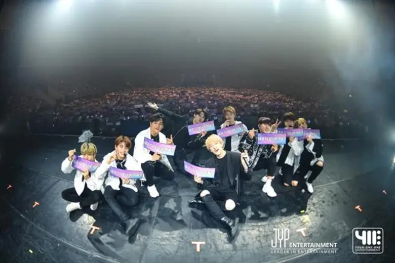 โฟร์วันวันฯ แผลงศรรักนำทางเด็กหลง Stray Kids พบแสงสว่างจากแฟนคลับไทยดีต่อใจไร้ข้อกังขา สมราคาศิลปินหน้าใหม่ยอดเยี่ยมแห่งปีแดนกิมจิ