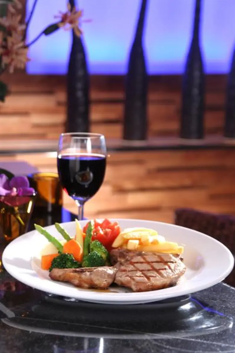 14 กุมภาพันธ์ ฉลองค่ำคืนวาเลนไทน์สุดพิเศษกับคนที่คุณรักณ ห้องอาหารนิมมาน บาร์ & กริล โรงแรมแคนทารี ฮิลส์ เชียงใหม่