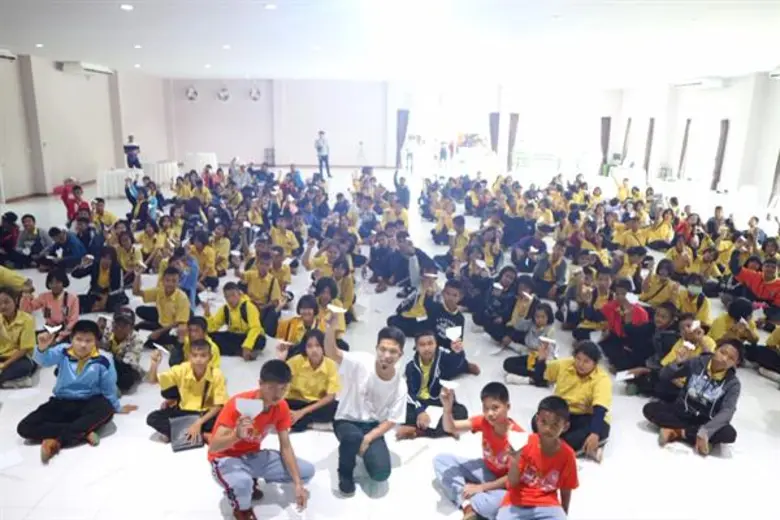 หม่อง สร้างแรงบันดาลใจ เด็กไทยหัวใจติดปีก