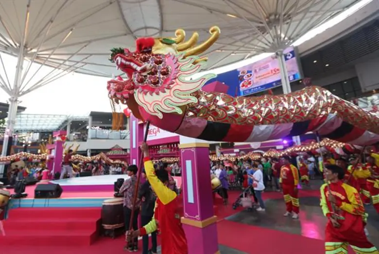 เมกาบางนา ลั่นกลองฉลองตรุษจีนมหามงคลในงาน “เมกา วันเดอร์ฟูล ไชนีส 2019” ตระการตากับโชว์ประชันของ 3 คณะเชิดมังกรระดับตำนานของไทยระหว่างวันที่ 3 - 5 กุมภาพันธ์ 2562 ณ ชั้น 1 ศูนย์การค้าเมกาบางนา