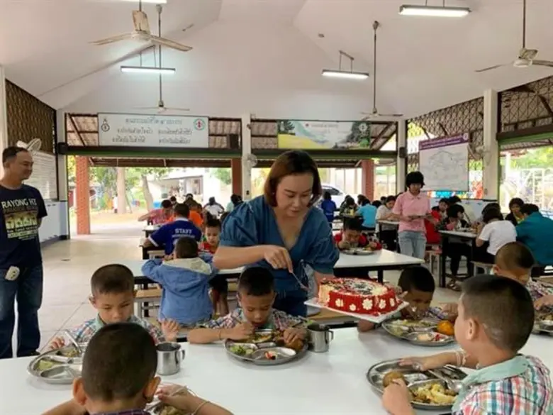 ลูลู่ อาร์สยาม เผย เลือกทำบุญวันเกิด ที่โรงเรียนการศึกษาคนตาบอด เพราะคิดถึงพ่อ!!