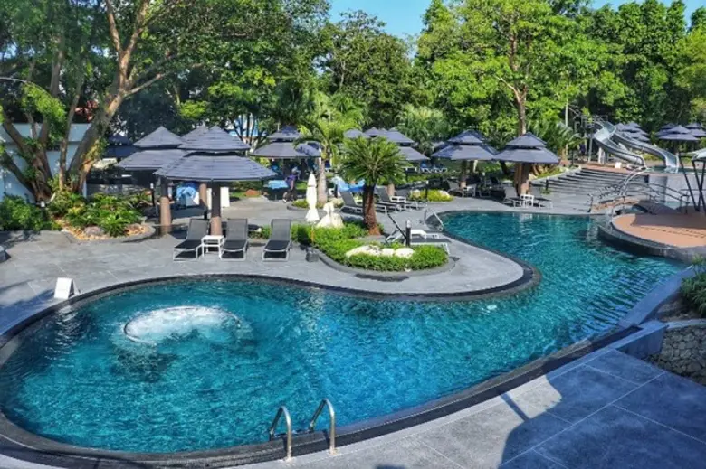 ควงคนรัก ฉลองวันวาเลนไทน์ กับโฉมใหม่ของรอยัล คลิฟ พร้อมข้อเสนอสุดพิเศษ วันนี้ – 15 กุมภาพันธ์นี้เท่านั้น!	