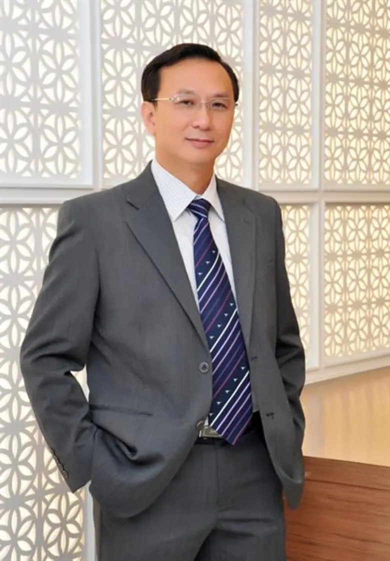 นายสวัสดิ์ นฤวรวงศ์ รองกรรมการผู้จัดการให...