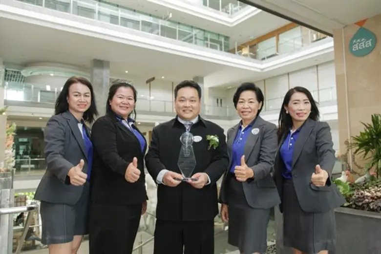 นายอภิรักษ์ ชัยศิริพาณิชย์ ผู้จัดการโรงงา...