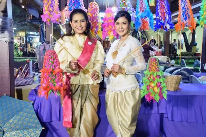 ประมวลภาพความประทับใจ ศิลปินแกรมมี่ ร่วมงาน  "อุ่นไอรักคลายความหนาว สายน้ำแห่งรัตนโกสินทร์”