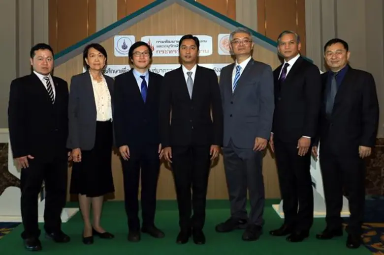 นายสาร์รัฐ ประกอบชาติ ผู้อำนวยการสำนักส่ง...