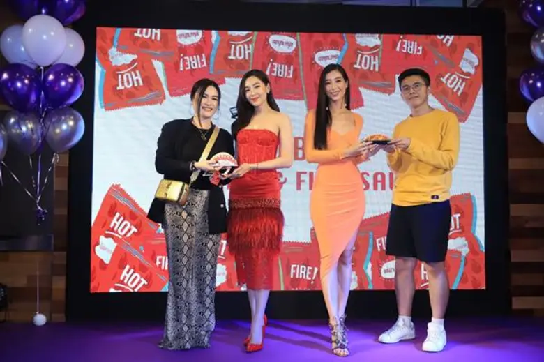 เบลล่า - มิ้นต์ แท็กทีมโชว์ความแซบ!! ฉลองเปิด “ทาโก้ เบลล์” ร้านอาหารกึ่งเม็กซิกันสไตล์ชื่อดังจากอเมริกา สาขาแรกในประเทศไทย