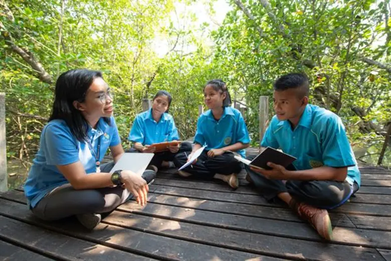 มัคคุเทศก์น้อยจิตอาสา .... ต้นกล้าแห่ง ต. ปากน้ำประแส รักษ์ป่าชายเลน