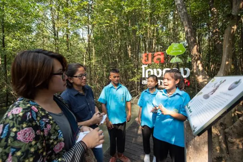 มัคคุเทศก์น้อยจิตอาสา .... ต้นกล้าแห่ง ต. ปากน้ำประแส รักษ์ป่าชายเลน