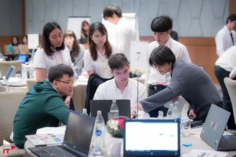 ไอทีวัน (IT One) ได้จัดการแข่งขัน "IT One...