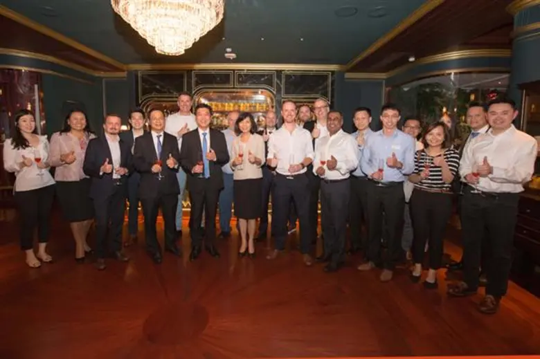 นางพรนิจ ตุลย์วัฒนจิต นายกึกก้อง รักเผ่าพ...