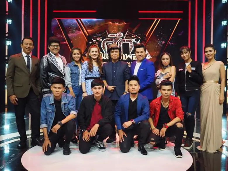 อภิมหาสงครามเพลงลูกทุ่งสุดยิ่งใหญ่พร้อมระ...