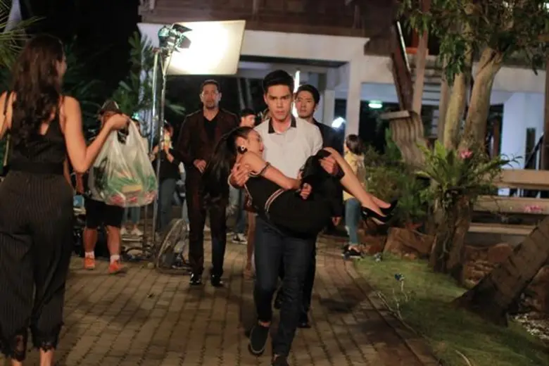 บูมยิ้มรับฉายา “ภวาบูม” คนหล่อ 2019 พร้อมพิทักษ์ “นางร้าย” ในจอ