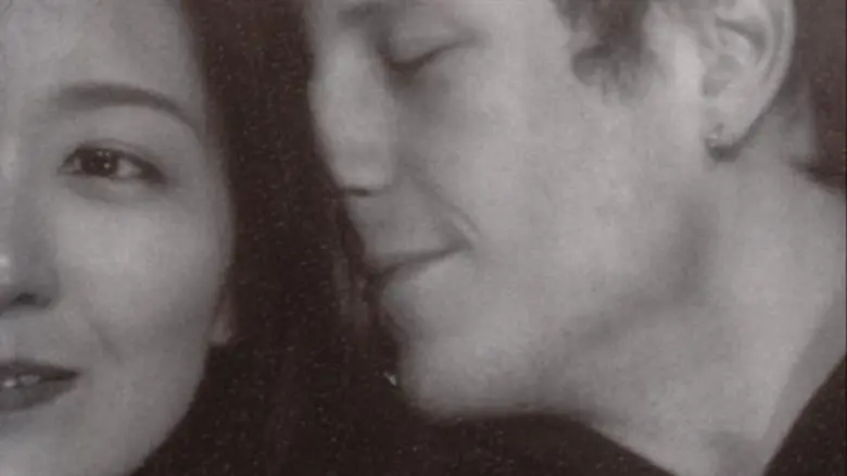 GREASY CAFE ทดลองซาวด์แปลกใหม่ในเพลง "ยามวิกาล" พร้อมถ่ายทอดมิวสิควิดีโอด้วยภาษาภาพยนตร์ ชวนให้คิดถึงความทรงจำเก่าๆที่อาจเชื่อมโยงถึงใครบางคน