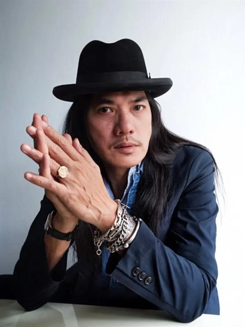 GREASY CAFE ทดลองซาวด์แปลกใหม่ในเพลง "ยามวิกาล" พร้อมถ่ายทอดมิวสิควิดีโอด้วยภาษาภาพยนตร์ ชวนให้คิดถึงความทรงจำเก่าๆที่อาจเชื่อมโยงถึงใครบางคน