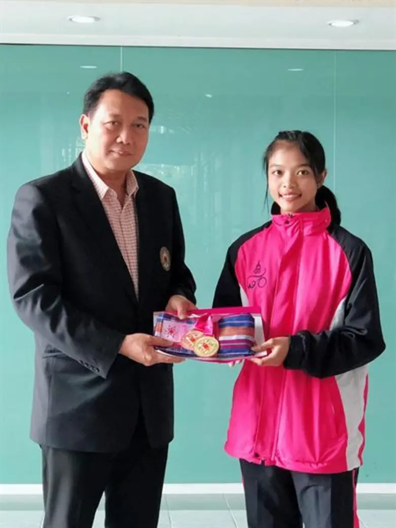 นางสาวจักรวาล ดวงศรี นักศึกษาชั้นปีที่ 2 ...