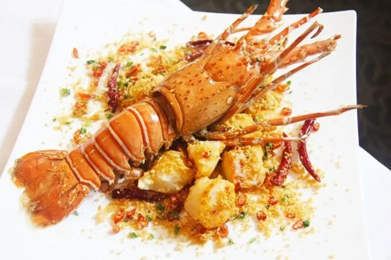 "ล็อบสเตอร์ วิท เลิฟ" LOBSTER WITH LOVE ต...