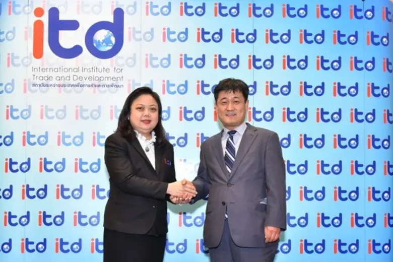 กรมศุลกากรเกาหลีใต้ และสคพ. ได้ร่วมลงนามอย่างเป็นทา...