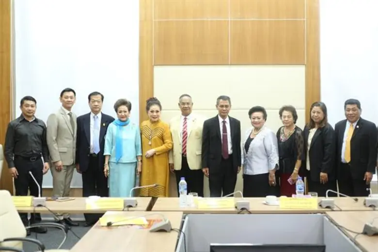 ดร.ทวีศักดิ์ เผ่าบัณฑูร จัดงานแถลงข่าวคอนเสิร์ต "พระธรรมนำเพลงสุนทราภรณ์กับมหาจุฬา"หาเงินสมทบทุนภัตตาหารพระภิกษุสามเณรนิสิต