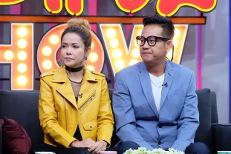 "เจี๊ยบ เชิญยิ้ม" ควงภรรยาเปิดชีวิตรัก 21 ปี เคยทะเลาะเรื่องผู้หญิงจนไม่คุยกันเป็นเดือน