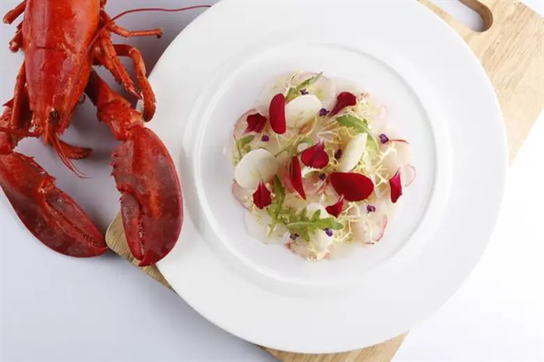 เชิญทุกคู่รักมาร่วมดื่มด่ำช่วงเวลาแห่งความสุขสุดแสนโรแมนติกริมแม่น้ำเจ้าพระยา พร้อมฉลองค่ำคืนวันวาเลนไทน์ไปกับดินเนอร์มื้อค่ำสุดพิเศษ ณ โรงแรมแชงกรี-ลา กรุงเทพฯ