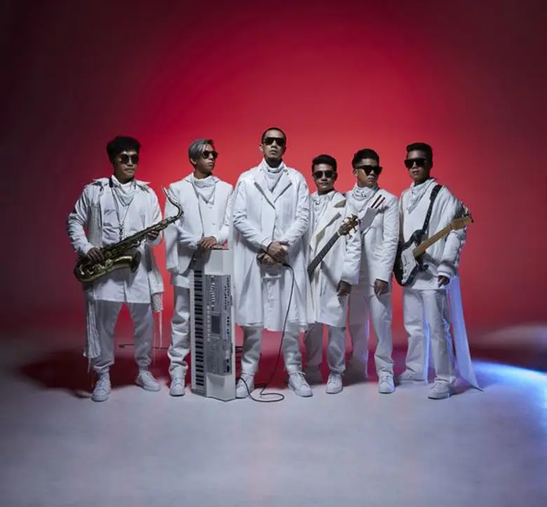 “เป้ วงมายด์” อินจัด ถึงขั้นรับถ่ายทอดเรื่องราว "รักไม่เป็นภาษา" ออกมาเป็นเพลงประกอบภาพยนตร์รักอารมณ์อมยิ้ม ที่มีชื่อเดียวกัน!!!