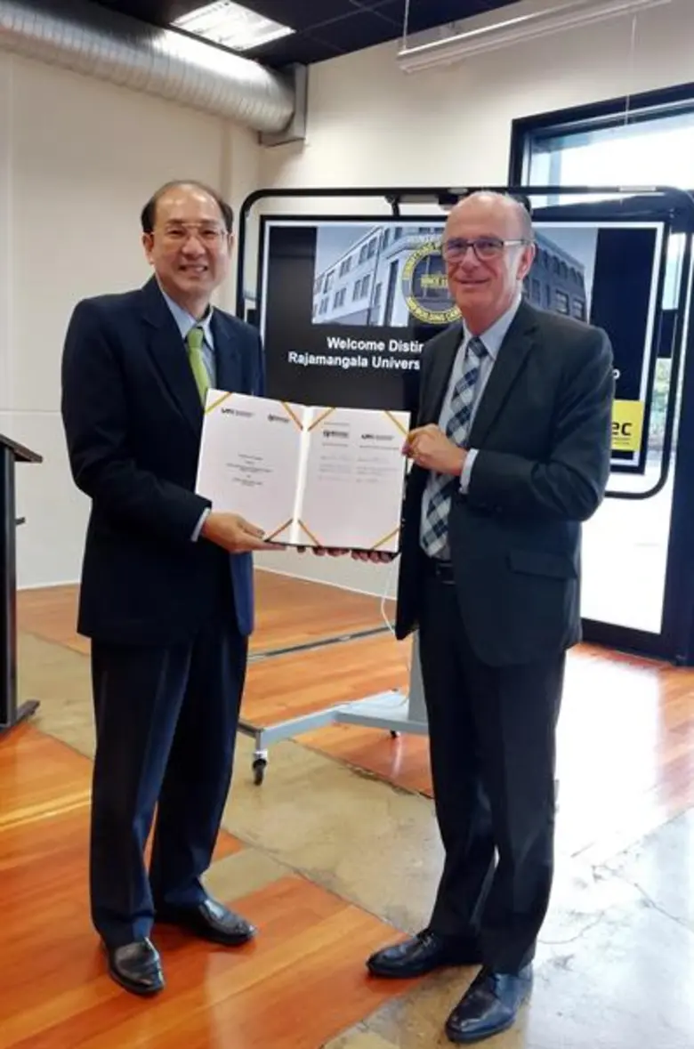 ความมุ่งมั่นที่จะให้มหาวิทยาลัยในประเทศไท...