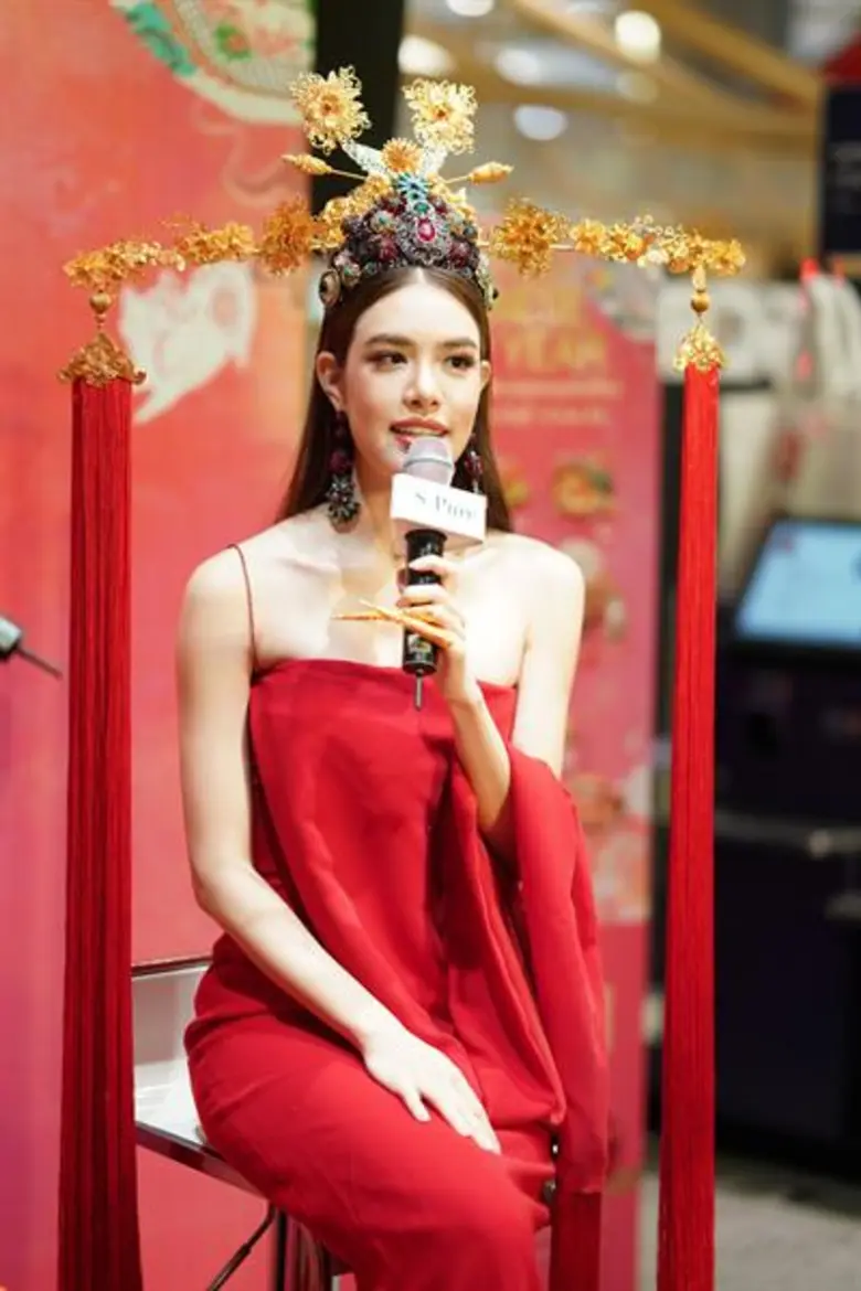 เกรซ กาญจน์เกล้า ด้วยเศียรเกล้า นักแสดงสา...