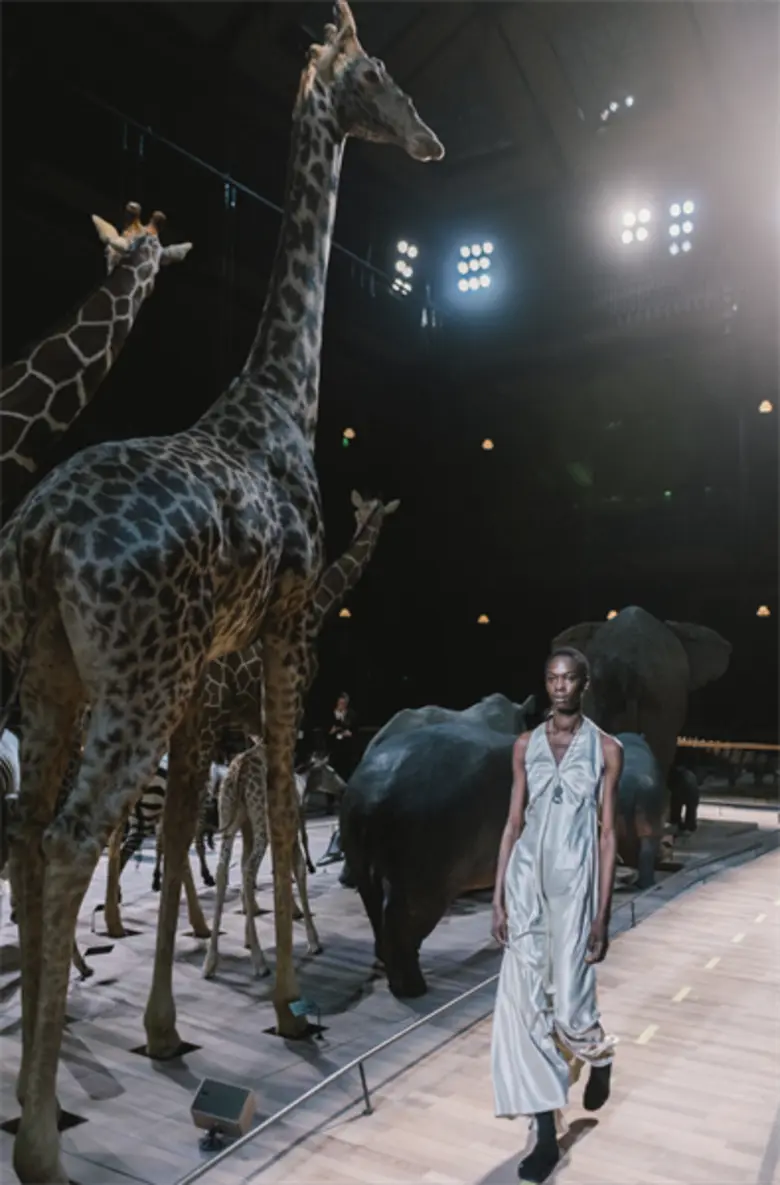 งานแฟชั่นโชว์ Vetements AW19 สไตล์ทรงผมโดย Gary Gill – บทสัมภาษณ์พิเศษ