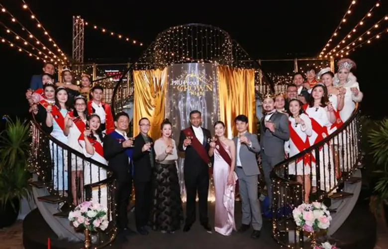 เมื่อเร็วๆ นี้ มร.อามัน คาพัว (ที่3 จากขว...