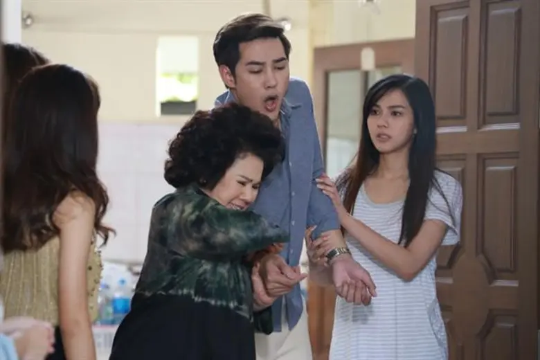 “แอมป์-พีพี” ประกบคู่อีกครั้ง ในละครดราม่ารสแซบ “สะใภ้นางรำ”  ขยายเวลาความสนุกทุกเย็นวันจันทร์-เสาร์ เริ่ม 2 ก.พ.นี้