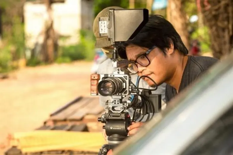 Movie Guide: “หิน ฟินวิ่ว” เผยความรู้สึกของคนฝันไกล พา “หมอลำมาเนีย” สู่สายตาผู้ชม จากเด็กอีสานที่วิ่งตามความฝัน สู่วันที่ฝันเป็นจริง