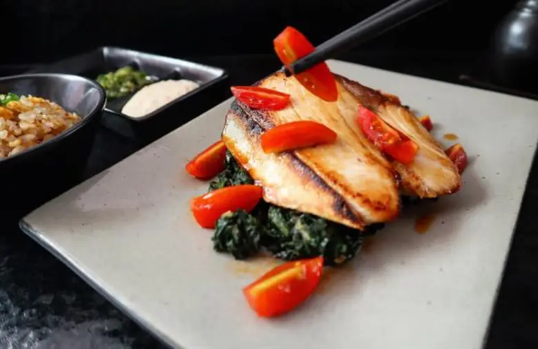 ลิ้มรส 'ยากิโมโนะ’ สไตล์ญี่ปุ่นดั้งเดิม พร้อมเสิร์ฟ ณ ห้องอาหารฮากิโรงแรมเซ็นทาราแกรนด์บีชรีสอร์ทและวิลลา หัวหิน